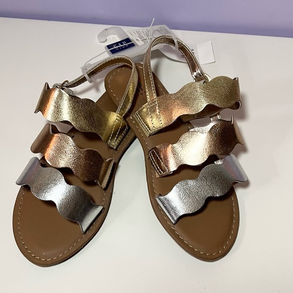 Gap metallic sandals size 1 - Picture 5 of 7